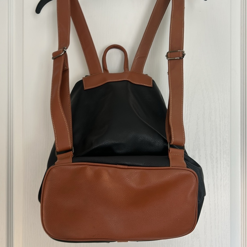 Capezio Backpack Rucksack Brown Leather Trim Large Sling Bag Vintage 80s HTF - Picture 8 of 9